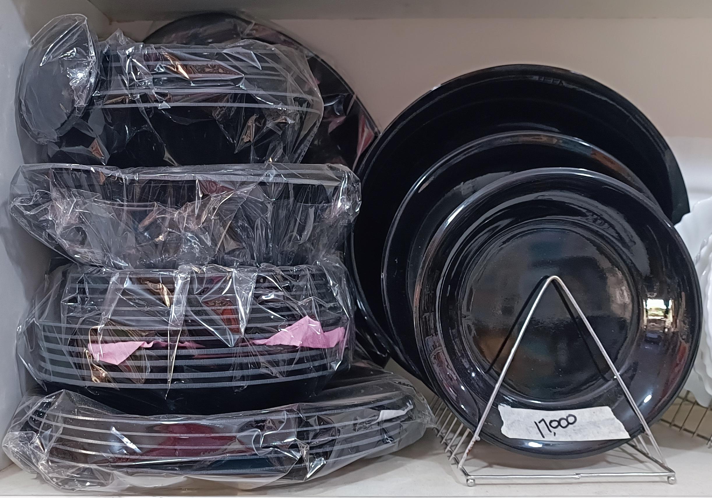 Luxury Obsidian Gloss Black Dinner Set with Silver Pinstripe Accents - Royal Black Tableware