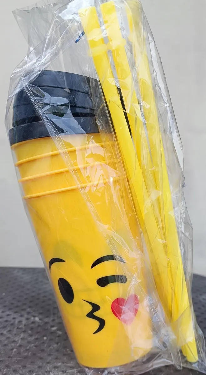 Yellow Emoji Tumbler Glass Set with Lids and Straws
