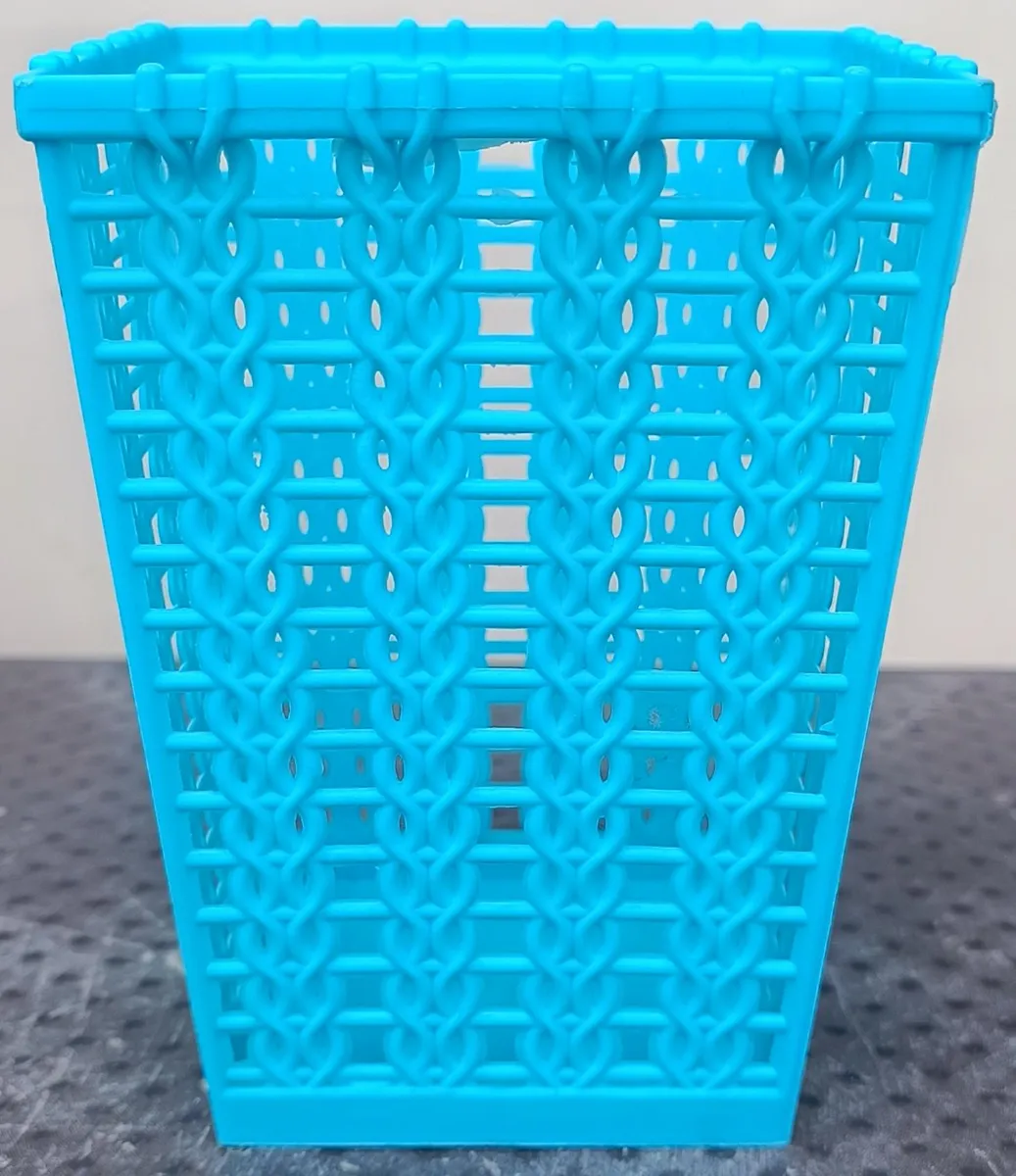 Knit Pattern Plastic Desk Organizer Basket